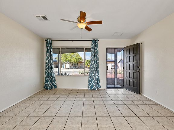 5th image of 2137 W Paradise Dr