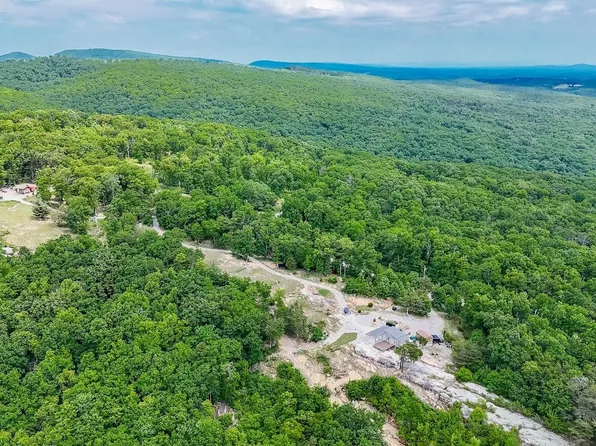1407 Holloway Ridge Rd, Spring City, TN 37381