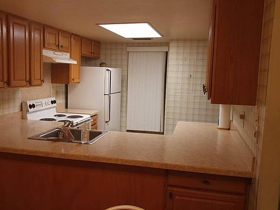 3rd image of 821 Antler Ct
