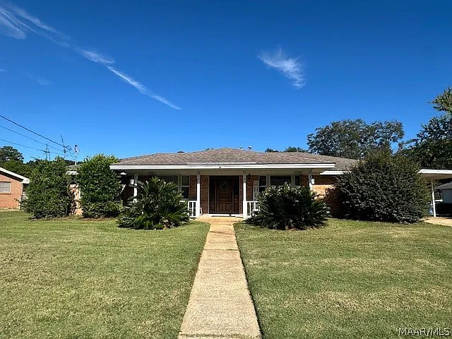 4 bed, 2.0 bath, 1868 sqft, $1,995 — Photo 1