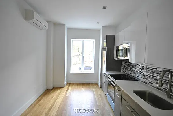 Rented by Town Residential | media 21