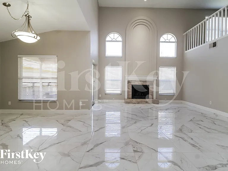 518 Whittingham Pl — Photo 4