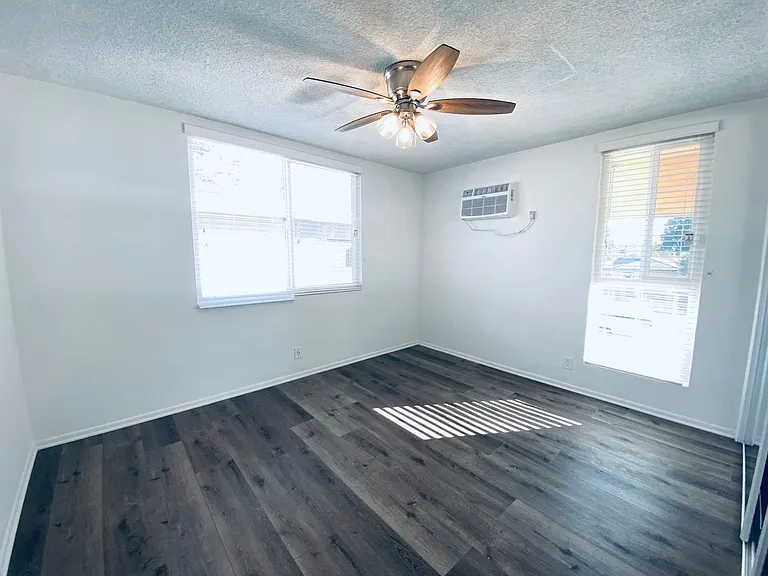 7351 Variel Ave — Photo 25