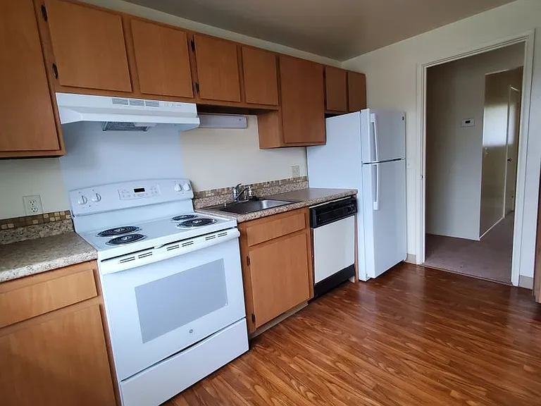 Village Park Manor Apartments — Photo 1