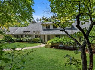 34 Stony Hollow Rd, Centerport, NY 11721