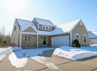 N162W19865 Riverview Dr, Jackson, WI 53037
