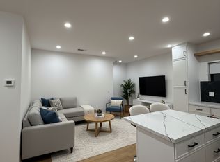 9211 White Oak Ave #B, Northridge, CA 91325