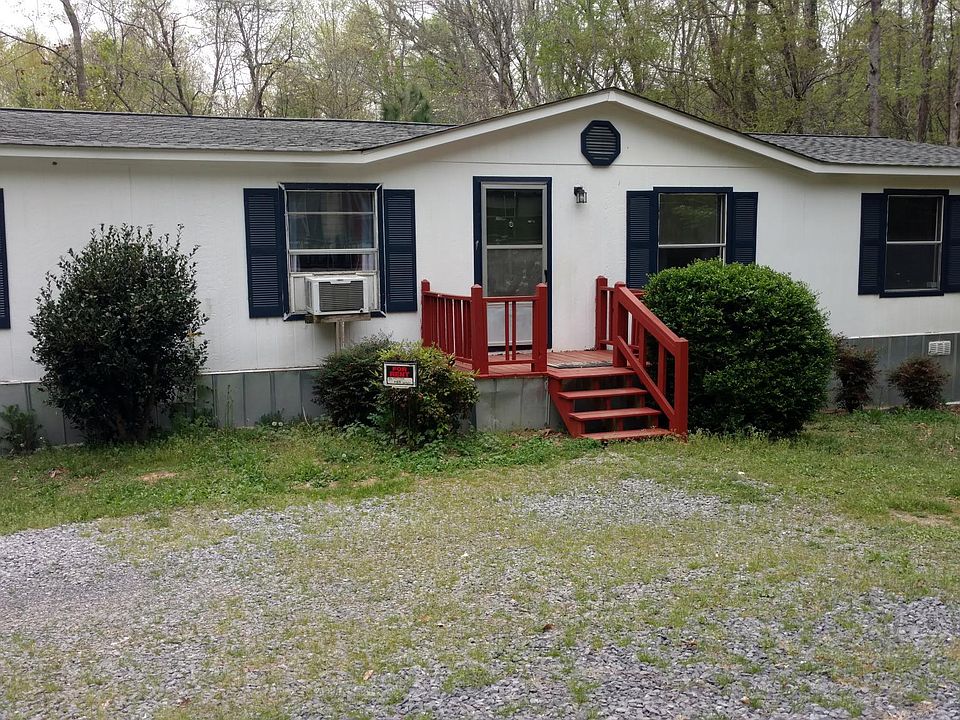 Spacious living with 1680 square feet, New Central Heat and Air