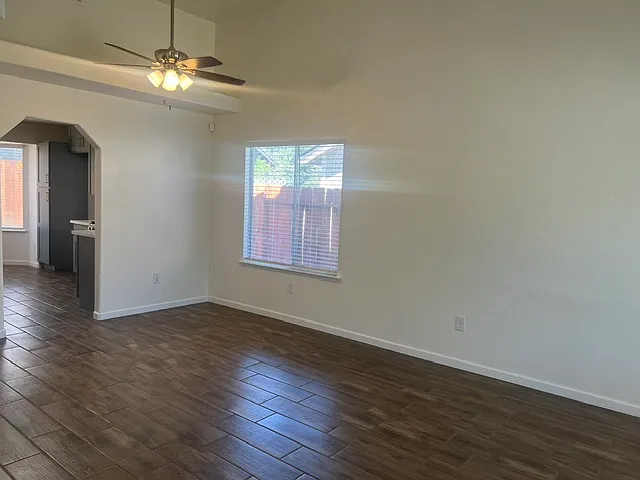 7304 Silver View Way — Photo 5