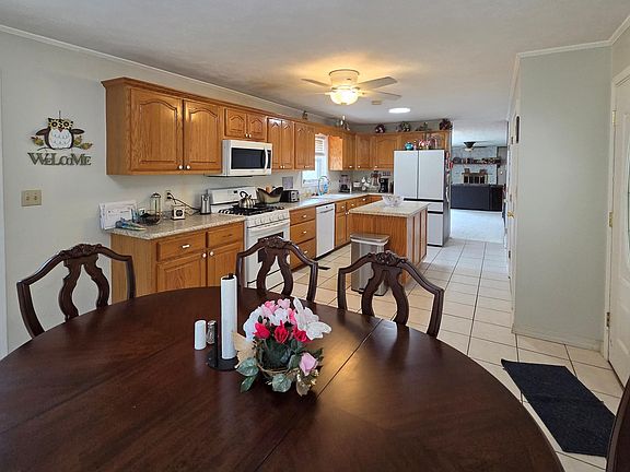 5th image of 1012 Fairwater Cir