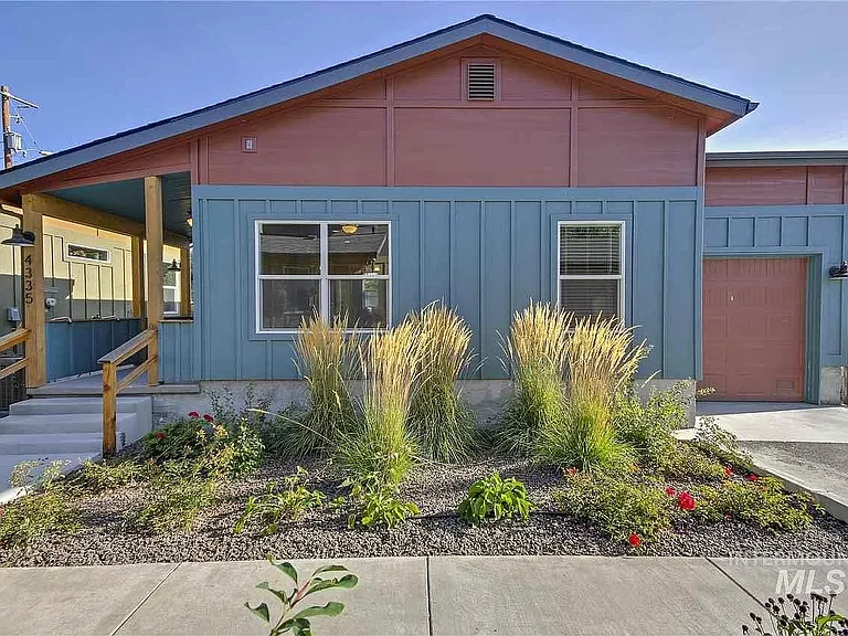 4335 Adams St — Photo 2