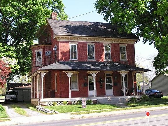 Two sides / Off-St. Prkng