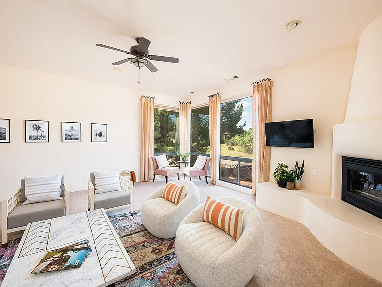 165 Quartz Dr — Photo 10