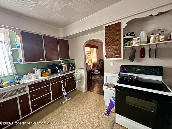 3rd image of 273 Kelly St