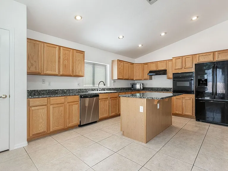 1520 E Villa Rita Dr — Photo 15