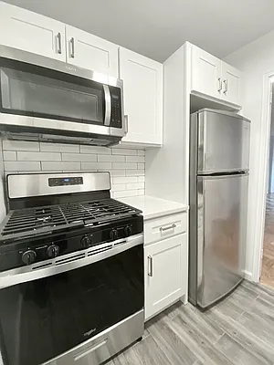 Rented by Bond New York | media 23