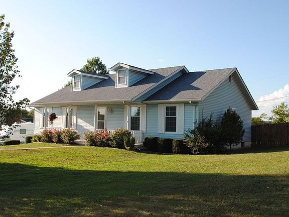 4th image of 902 W Virginia Ave