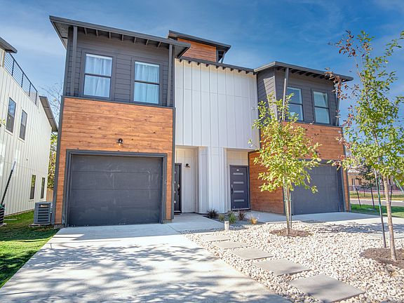 3rd image of 1003 S Olive St Unit 202
