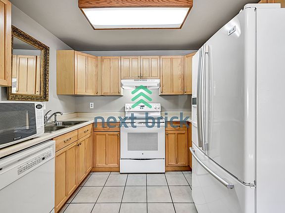 3rd image of 14140 SE 17th Pl APT A1