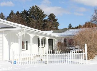 11 Wind Mill Rd, Pittsford, NY 14534