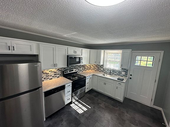 3rd image of 305 Church St #3