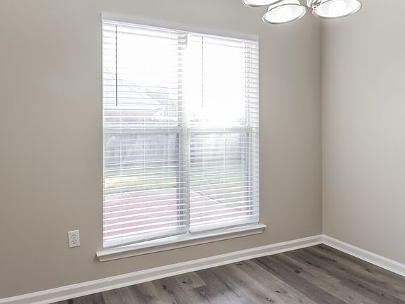 5th image of 10953 Oak Leaf Dr
