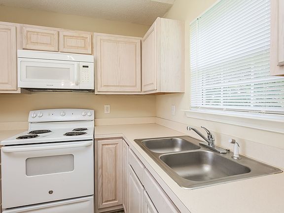 4th image of 151 Gilead Ln