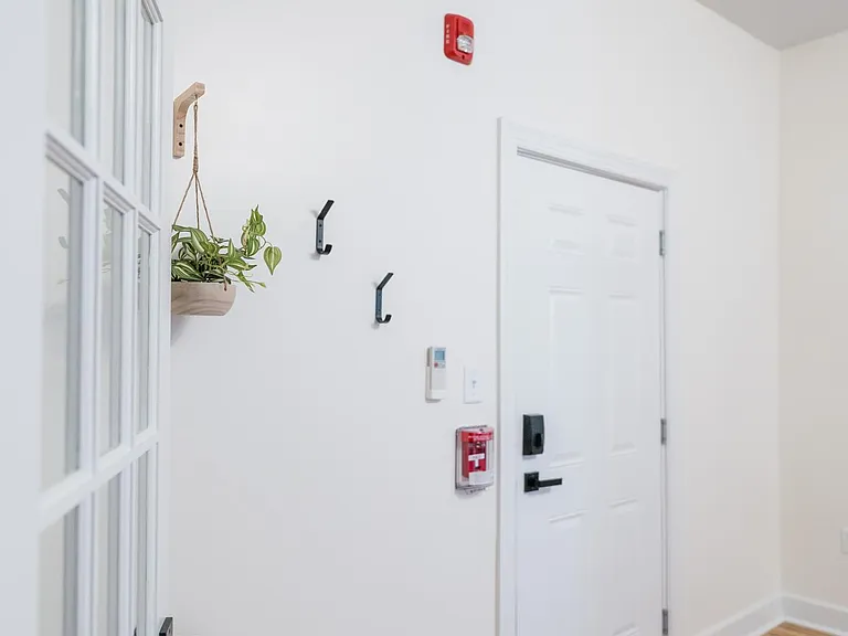 129 S Main St #2B — Photo 3