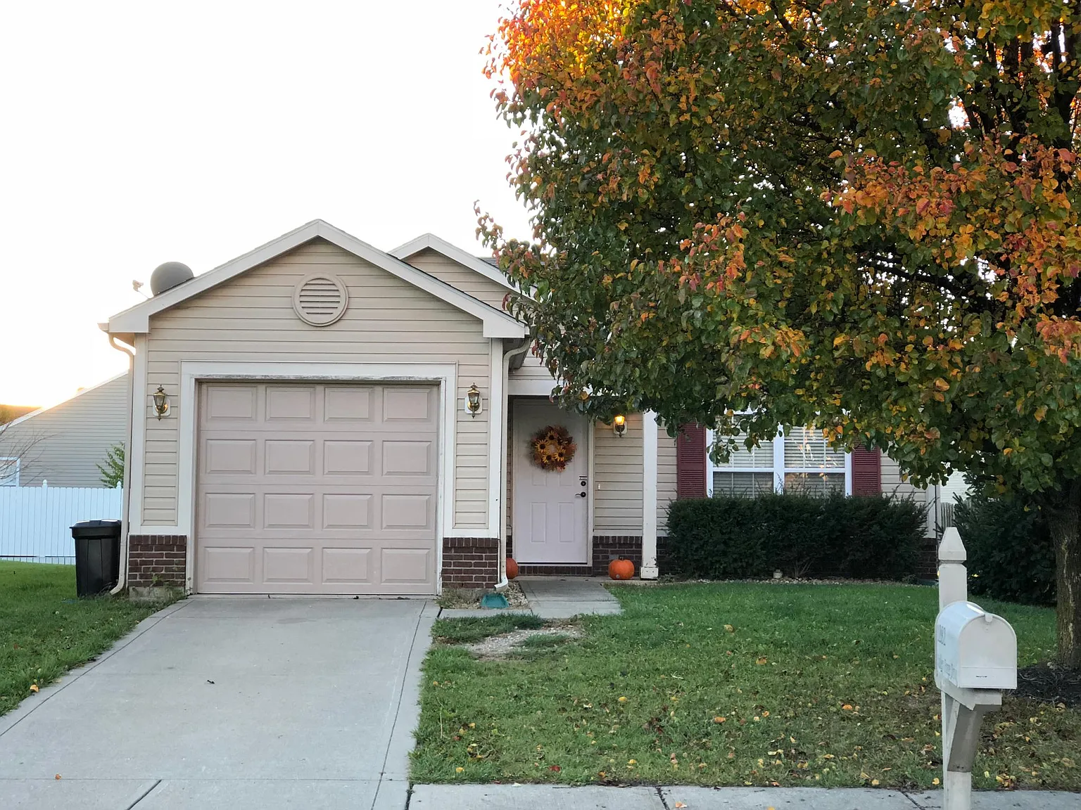 1282 Valley Forge Dr photo 1