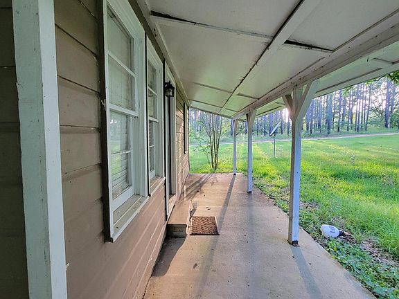 5th image of 2203 Cooks Corner Rd