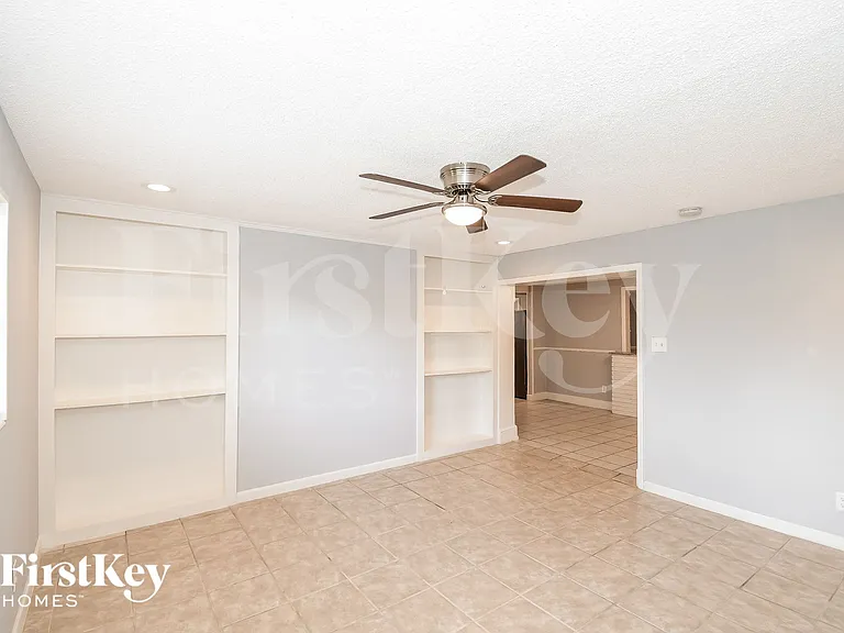 451 Gano Ct — Photo 10