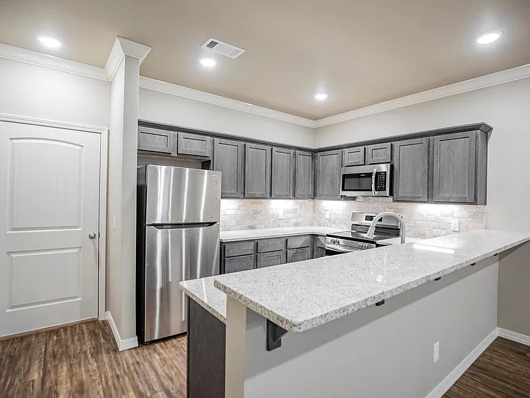 100 N Allen St — Photo 10