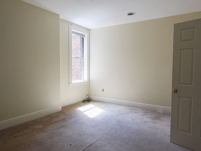 2336-2338 E Carson St — Photo 12