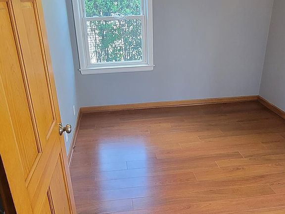 5th image of 15 Montfort Dr #1