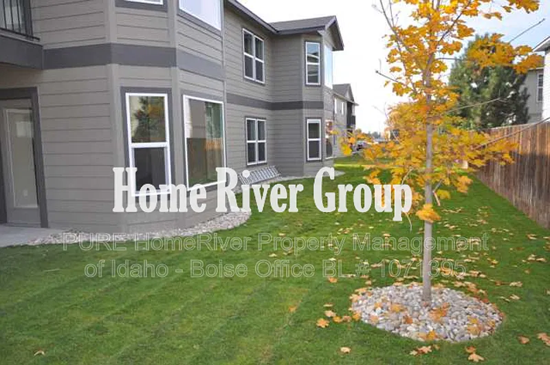 2 bed, 2.0 bath, 950 sqft, $1,300 — Photo 2