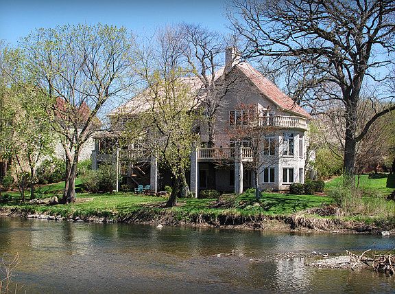 2nd image of 2219 River Woods Dr