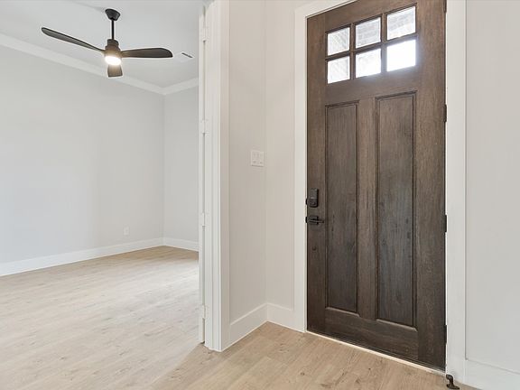 4th image of 605 Pillar St