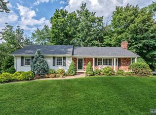 150 Fox Hollow Rd, Wyckoff, NJ 07481