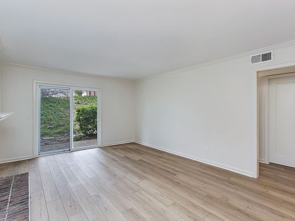 5th image of 2116 Hobbs Rd APT N3