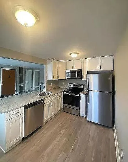 Village Green Court Apartments