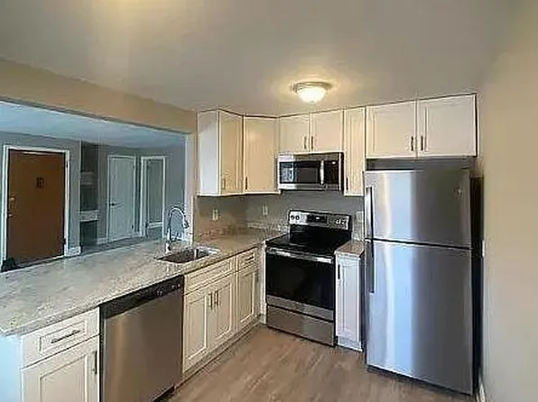 Village Green Court Apartments