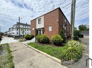 155 Wayne St, Bridgeport, CT 06606