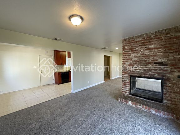 4th image of 829 W El Camino Ave