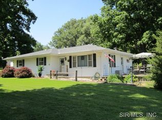 715 E 1700th Ave, Vandalia, IL 62471