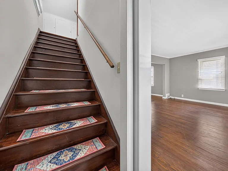991 Humphrey Ave — Photo 11
