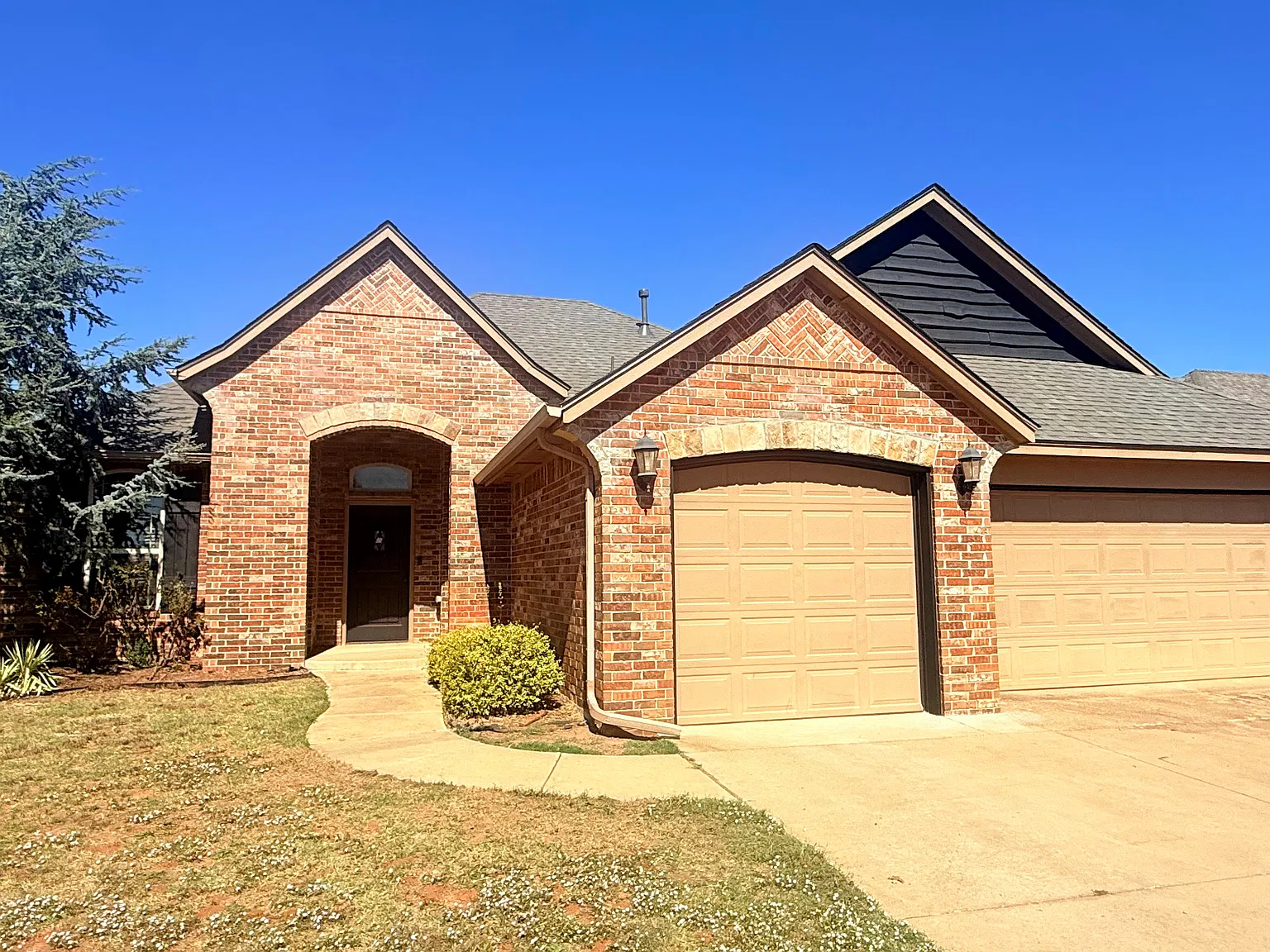 3 bed, 1761 sqft, $2,000 — Photo 2