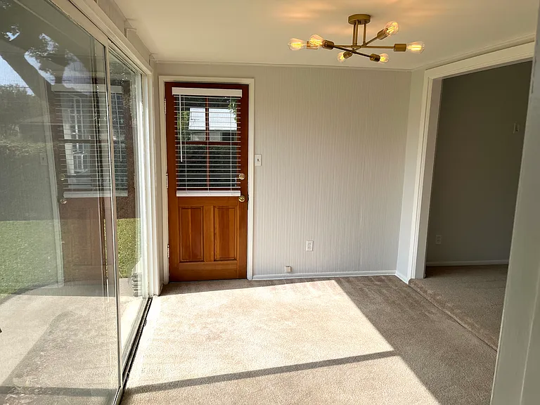 350 W Lemon Ave — Photo 5