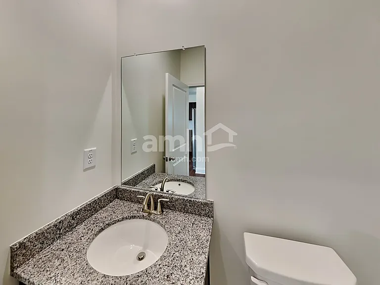 556 Summit View Ln — Photo 20