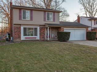 24875 Thorndyke St, Southfield, MI 48033