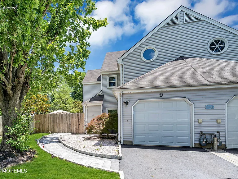 9 Frost Ct — Photo 2